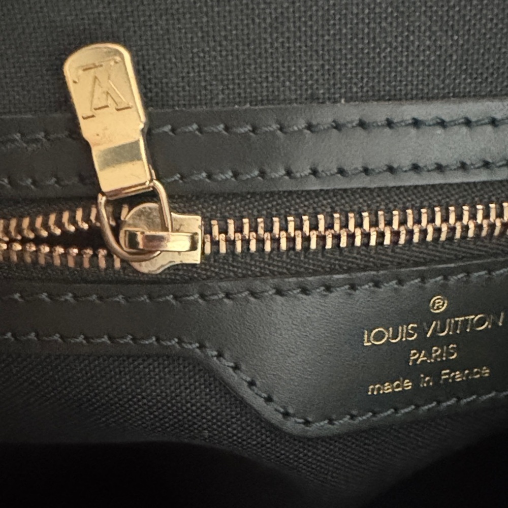 Louis Vuitton Taiga Yaranga in Green Made July 2001 - Picture 15 of 16